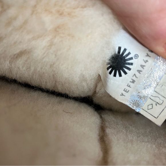 Tall Ugg Boots Chestnut - Picture 2 of 12